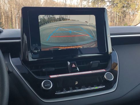 Certified 2025 Toyota Corolla LE image 24