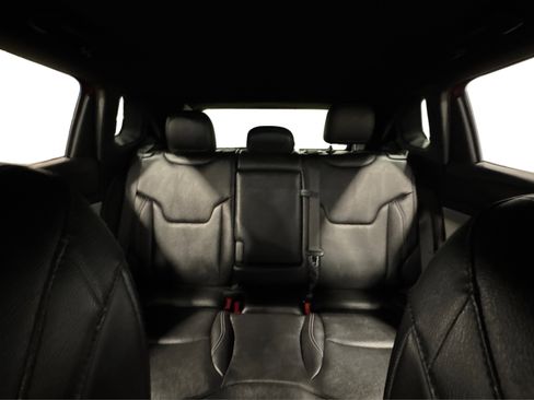 Used 2025 Jeep Compass Limited image 43