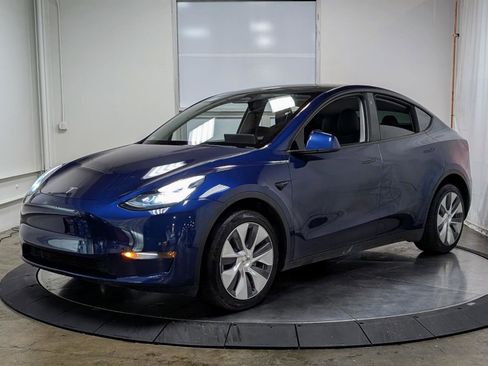 Used 2023 Tesla Model Y Long Range image 4