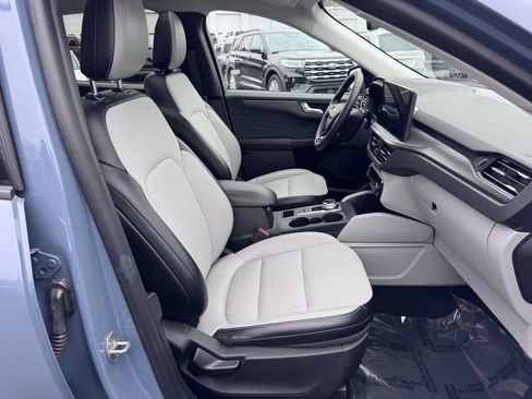 Used 2024 Ford Escape SE image 28