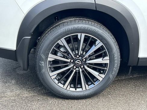 New 2026 Nissan Pathfinder Platinum AWD/4WD image 9