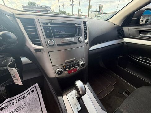 Used 2013 Subaru Outback 2.5i Premium w/ All-Weather Pkg AWD/4WD image 12