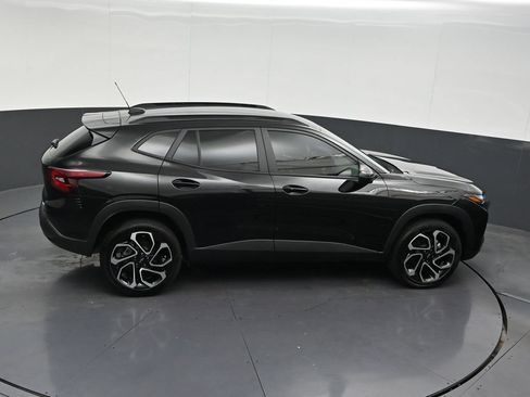 Used 2025 Chevrolet Trax RS FWD image 20