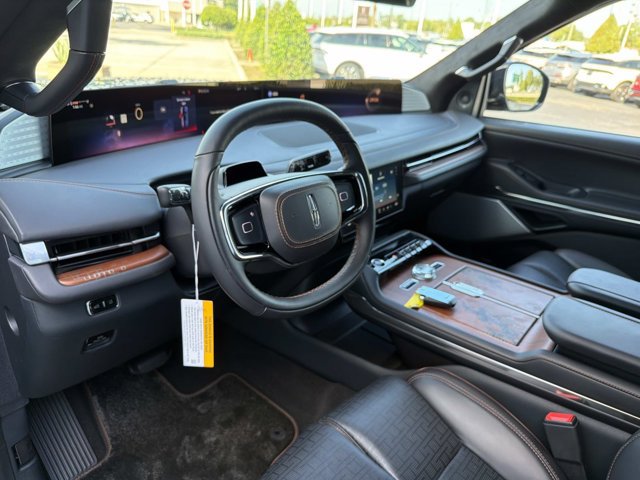 New 2027 Lincoln Navigator Black Label AWD/4WD image 14