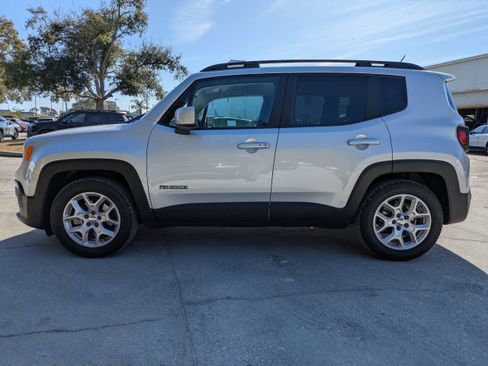 Used 2017 Jeep Renegade Latitude image 7