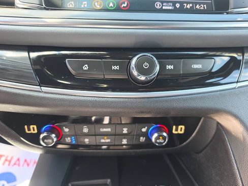 Used 2022 Buick Enclave Premium AWD/4WD image 21