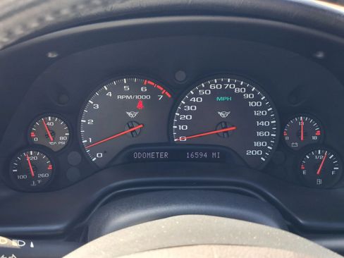 Used 2000 Chevrolet Corvette Convertible w/ Memory Pkg RWD image 17