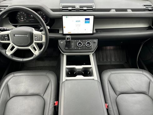 Used 2025 Land Rover Defender 110 S image 27