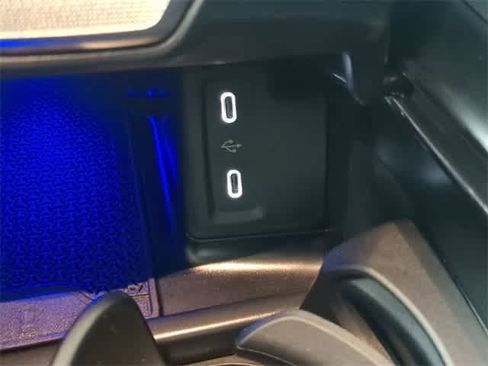 Used 2026 Mercedes-Benz GLC 300 4MATIC image 32