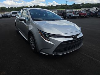 Used 2025 Toyota Corolla LE FWD video 1