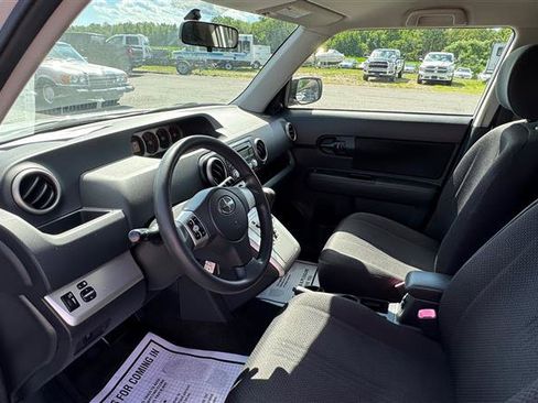 Used 2008 Scion xB FWD image 30