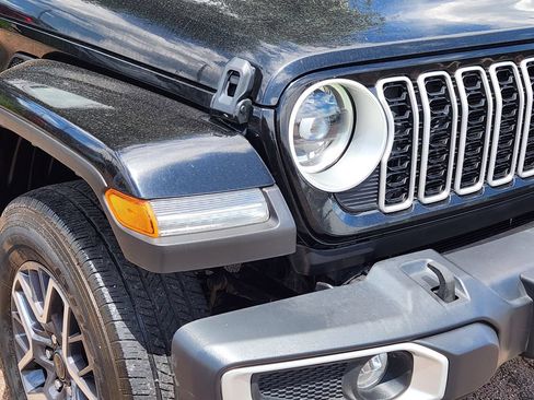 Used 2024 Jeep Wrangler Unlimited Sahara AWD/4WD image 28