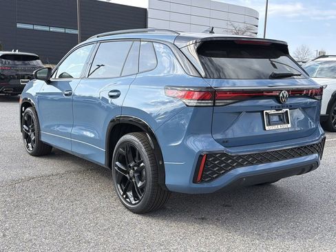 New 2026 Volkswagen Tiguan SE R-Line image 3