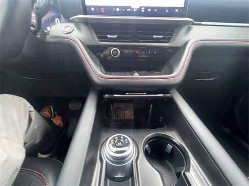 Used 2025 Ford Explorer ST image 15
