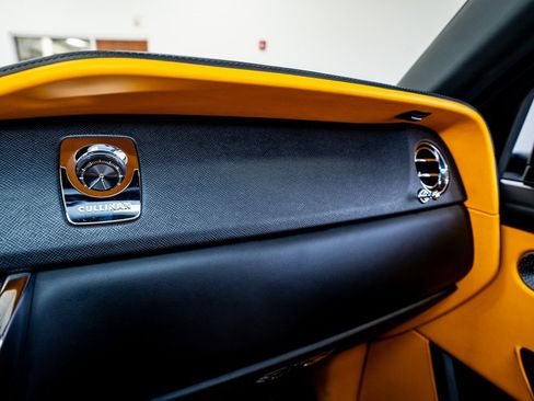 Used 2023 Rolls-Royce Cullinan image 61