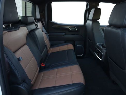 Used 2023 Chevrolet Silverado 1500 High Country w/ Technology Package image 22