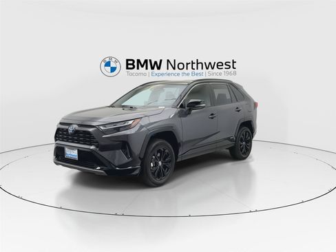 Used 2024 Toyota RAV4 XSE AWD/4WD image 9