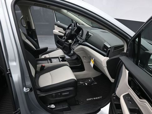 New 2026 Honda Odyssey Elite image 45