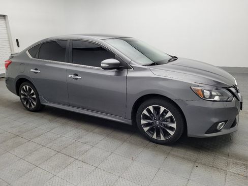 Used 2019 Nissan Sentra SR FWD image 11