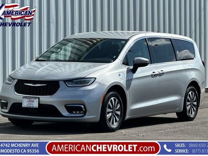 Used 2023 Chrysler Pacifica Touring-L