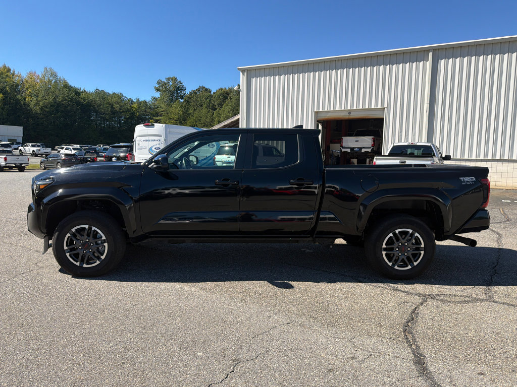 Used 2024 Toyota Tacoma TRD Sport RWD image 4