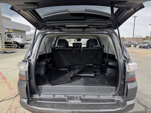 Used 2021 Toyota 4Runner SR5 Premium w/ Moonroof Package AWD/4WD image 10