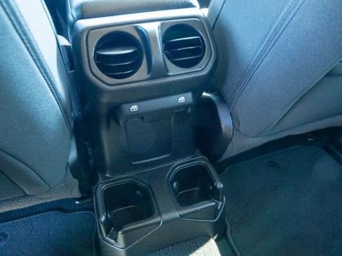 Used 2020 Jeep Wrangler Unlimited Sport S image 33