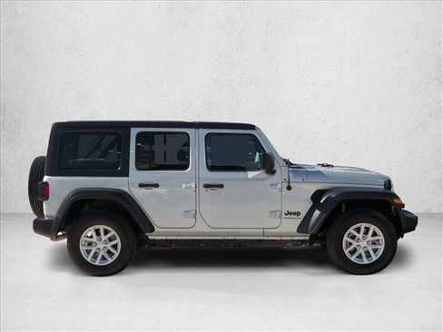 Used 2023 Jeep Wrangler Sport S image 4