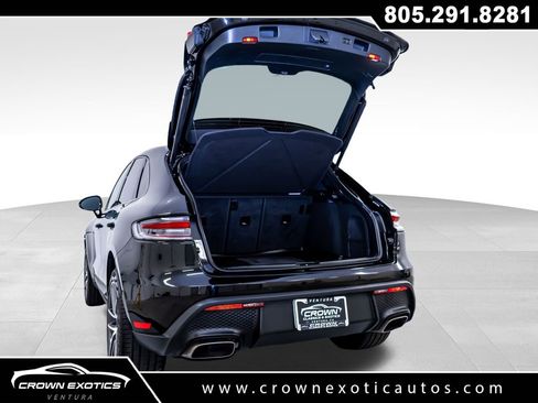 Used 2023 Porsche Macan Turbo image 40