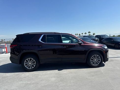 Used 2023 Chevrolet Traverse LT FWD image 4