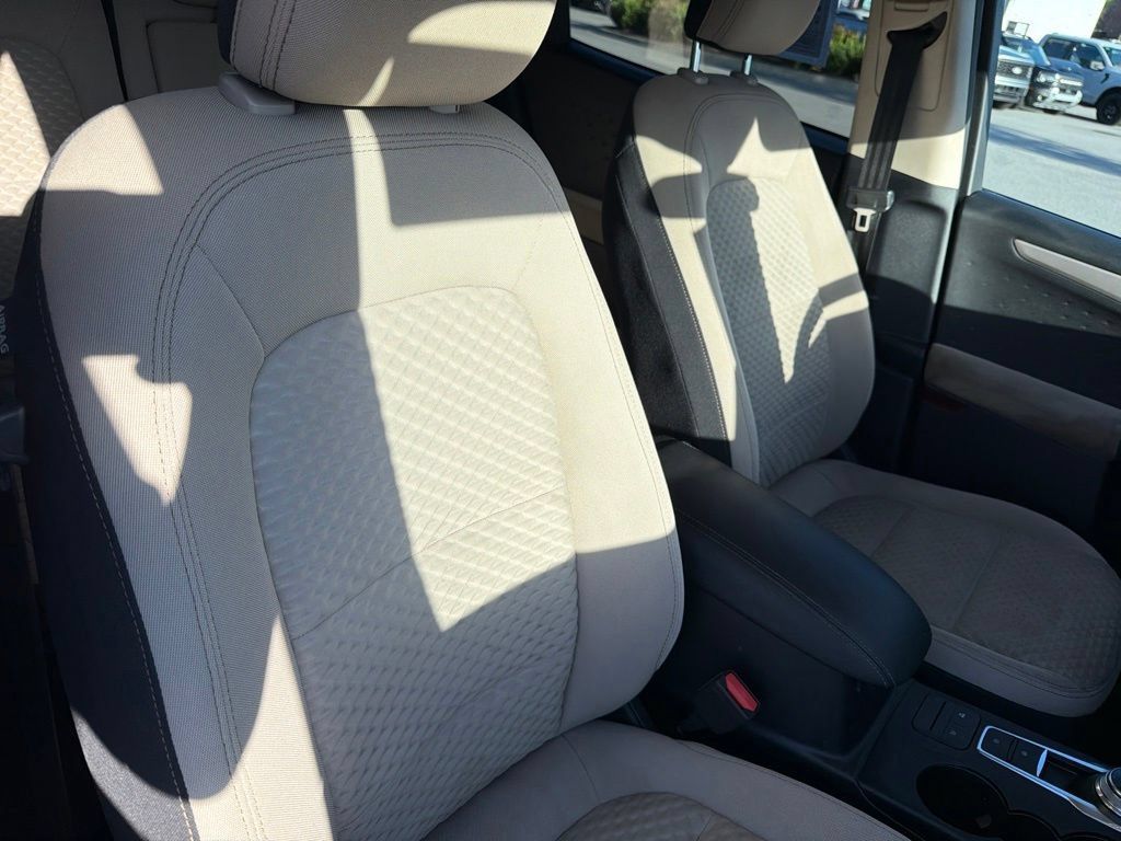 Used 2020 Ford Escape SE FWD image 27