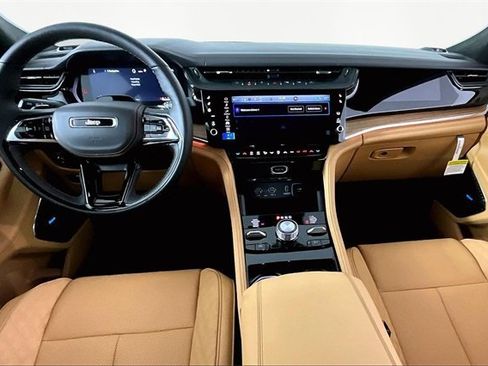 New 2026 Jeep Grand Cherokee Summit image 6