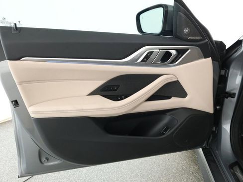 Used 2022 BMW i4 eDrive40 w/ Premium Package image 9