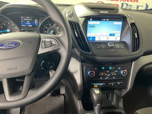 Used 2017 Ford Escape SE w/ Equipment Group 201A AWD/4WD image 17