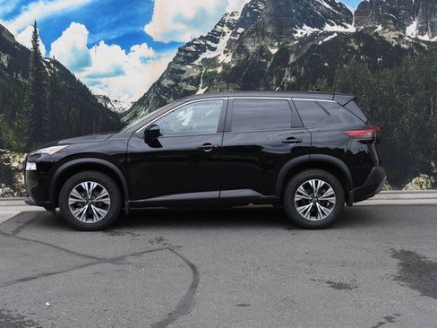 Used 2023 Nissan Rogue SV AWD/4WD image 7