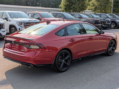 Used 2023 Honda Accord Sport image 3