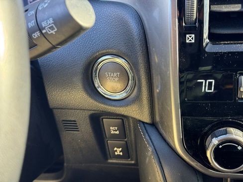 Used 2023 Lexus GX 460 Premium w/ Premium Package image 34