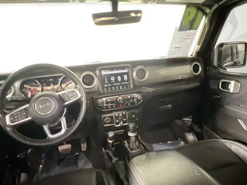 Used 2019 Jeep Wrangler Unlimited Sahara w/ Uconnect 4C Nav & Sound Group AWD/4WD image 30