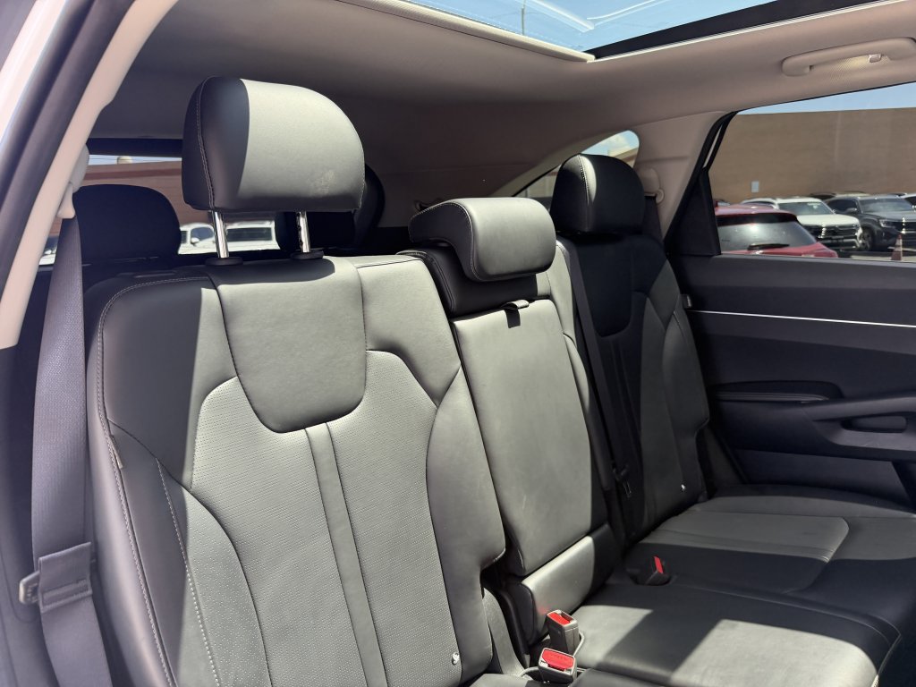 Used 2025 Kia Sorento S w/ Panoramic Sunroof Package FWD image 37