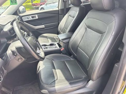 Used 2023 Ford Explorer Limited w/ Equipment Group 301A AWD/4WD image 31