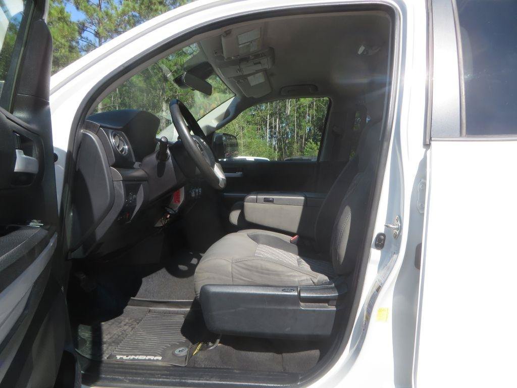 Used 2018 Toyota Tundra SR5 AWD/4WD image 12