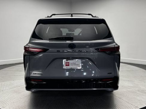 Used 2025 Toyota Sienna XSE w/ XSE Premium Package AWD/4WD image 45