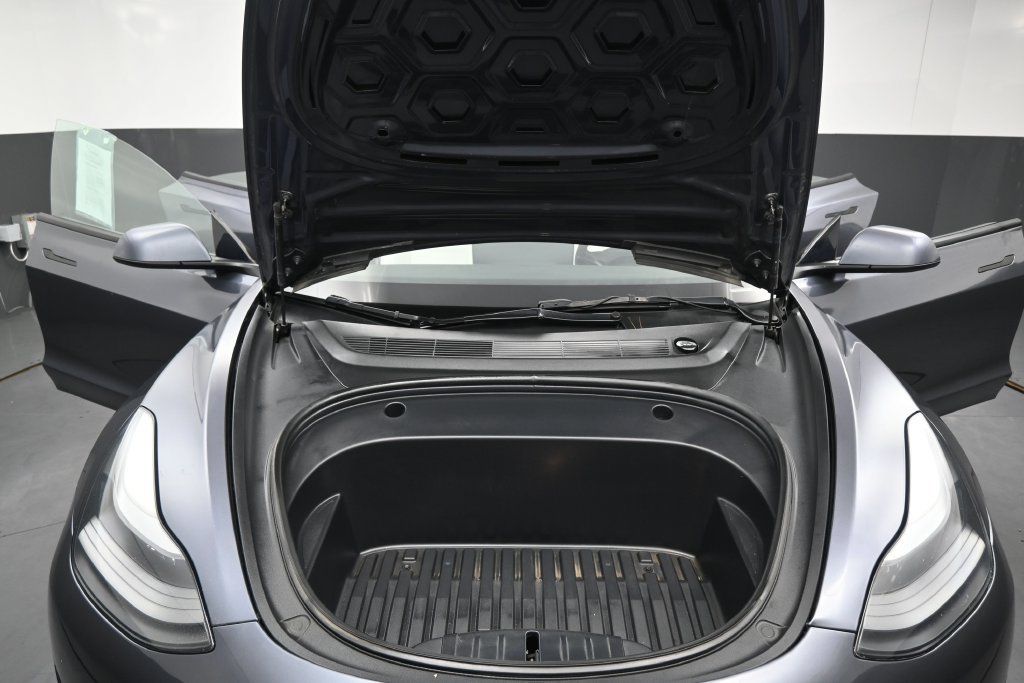 Used 2023 Tesla Model 3 Standard Range RWD image 29