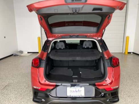 Used 2024 Buick Encore GX Sport Touring image 9