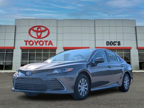 Used 2024 Toyota Camry LE FWD image 1