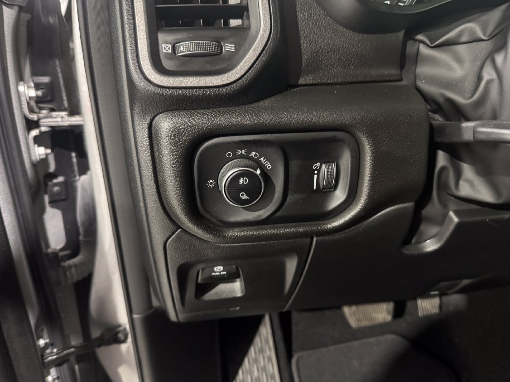 Used 2025 RAM 1500 Tradesman w/ Night Edition AWD/4WD image 34