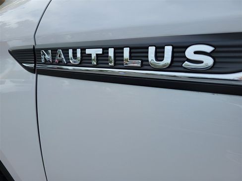 Used 2019 Lincoln Nautilus Select AWD/4WD image 27