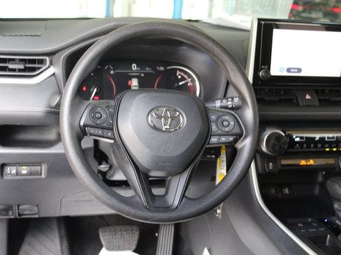 Used 2024 Toyota RAV4 LE FWD image 18