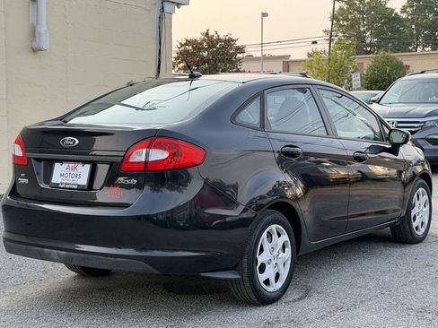 Used 2013 Ford Fiesta SE FWD image 8