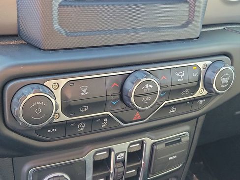 Used 2021 Jeep Wrangler Unlimited Sport AWD/4WD image 29